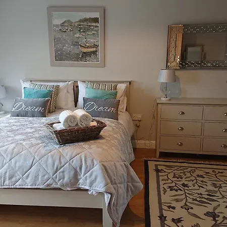 Melroche House دولين