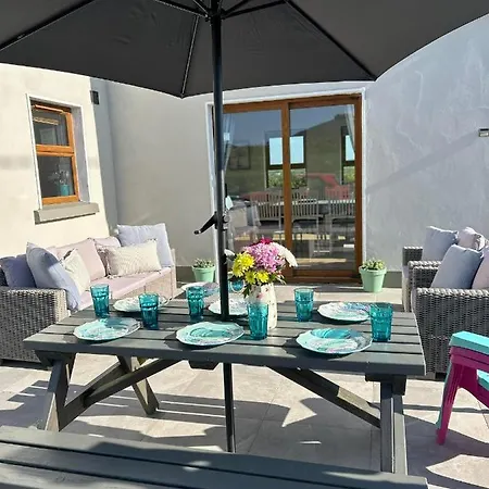 Melroche House دولين